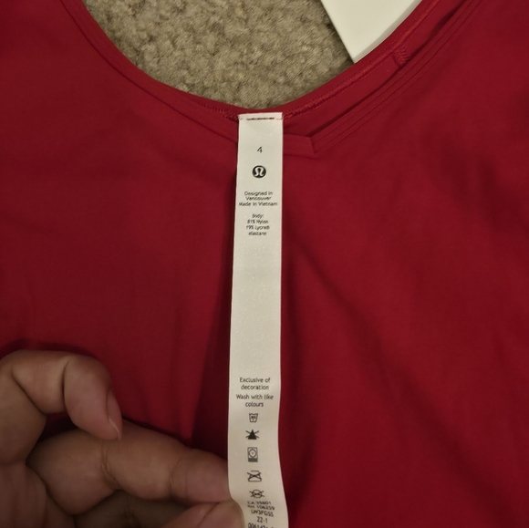 Lululemon - Picture 3 of 4
